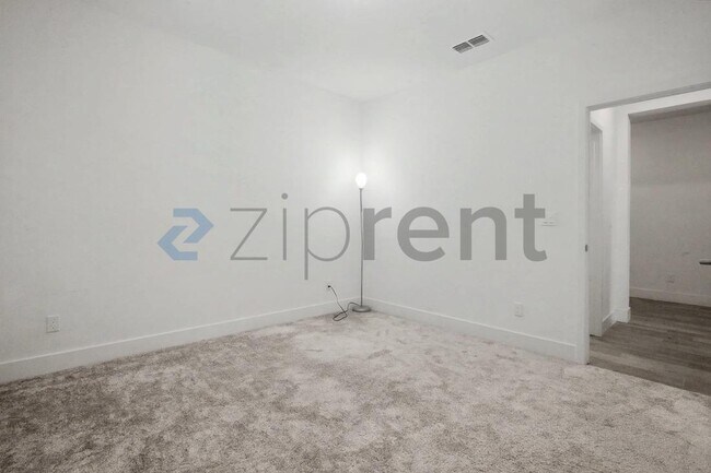 Building Photo - 12743 Blueblanc Way