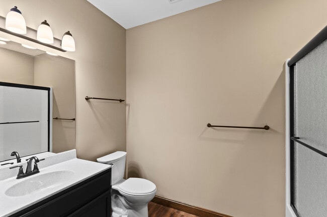 Building Photo - 204 Riverview Dr