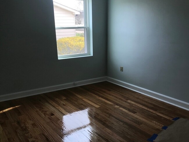 Building Photo - 820 Oakdale Rd