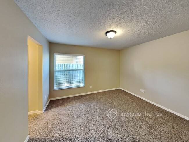 Building Photo - 5425 Windbrush Dr