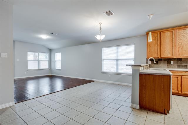 Building Photo - 6940 Willow Crest Dr