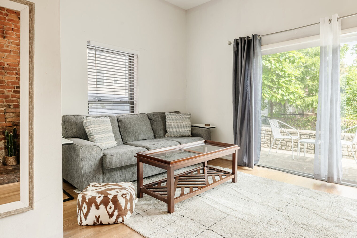 Building Photo - 962 Pavilion St