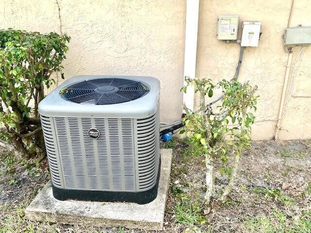 Building Photo - 1322 Pines Ln