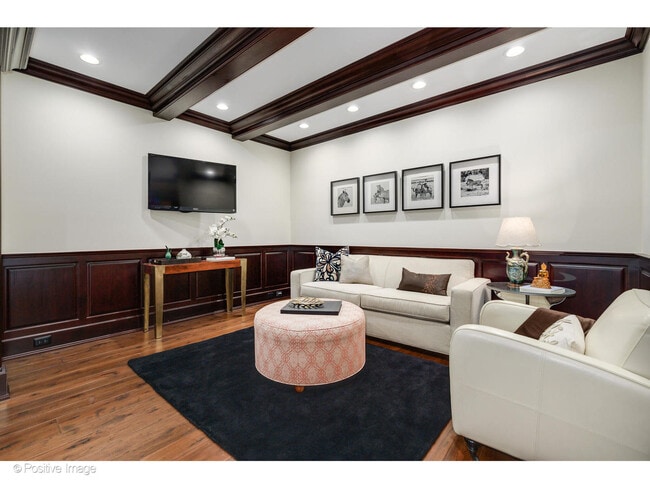 Building Photo - 446 W Huron St