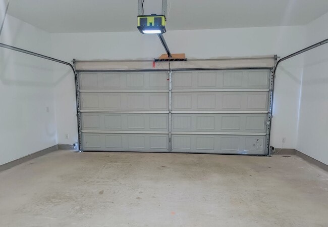 Building Photo - 6510 Routenburn St