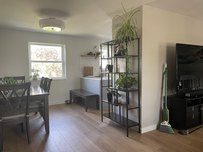 Dining Room - 10970 Kendall Way