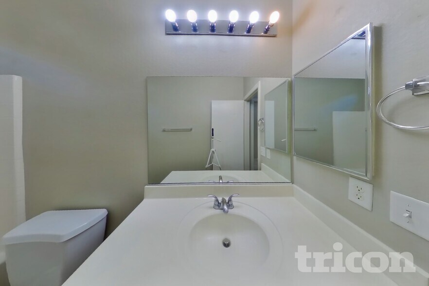 Building Photo - 3657 Karissa Heights Pl