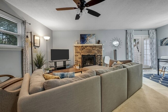 Building Photo - 2815 Misty Garden Cir