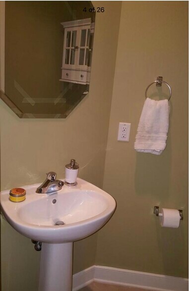 Building Photo - 5603 44th Ave