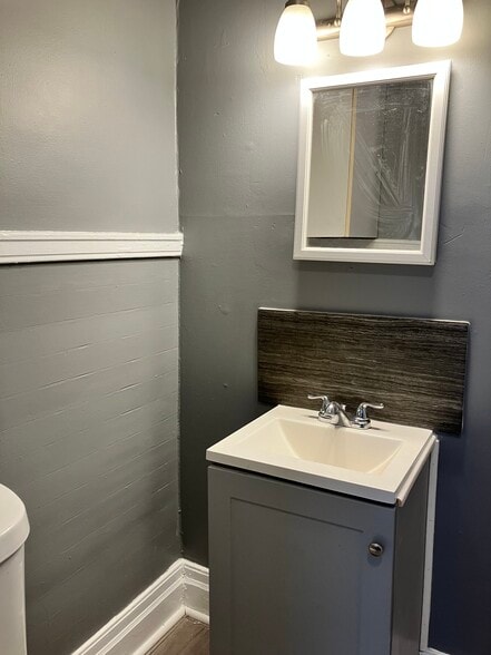 Sink - 256 Weyl St