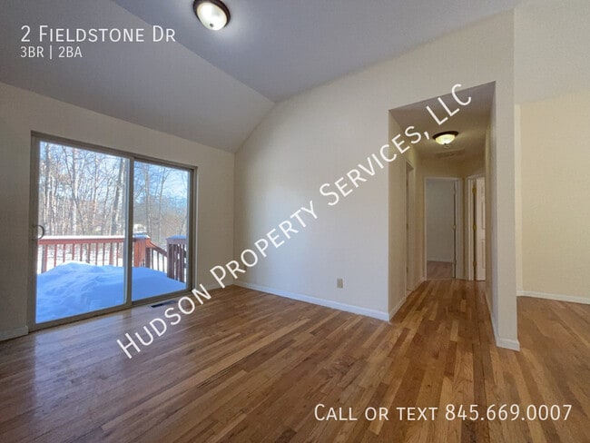 Building Photo - 2 Fieldstone Dr