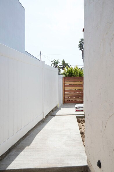 Building Photo - 2025 Linnington Ave