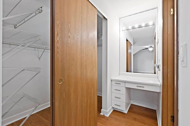 Building Photo - 728 Brandon Pl