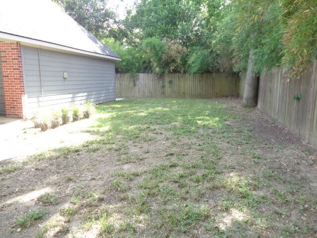 Building Photo - 21722 Tophill Dr