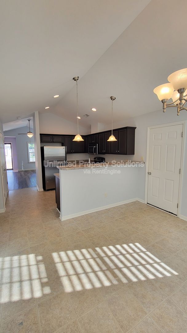 Building Photo - 226 Chambers St