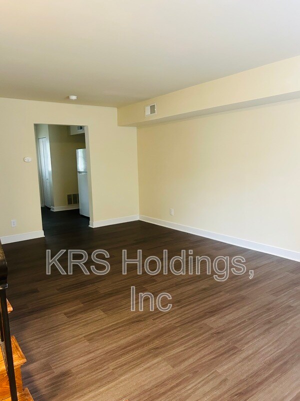 Building Photo - 5238 Goolsby Ct