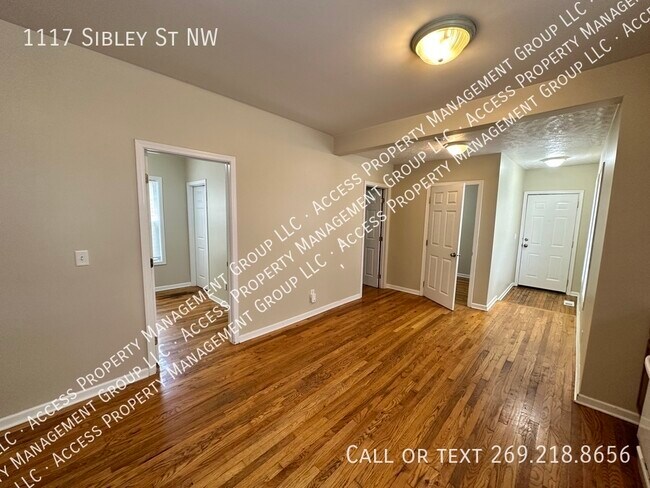 Building Photo - 1117 Sibley St NW
