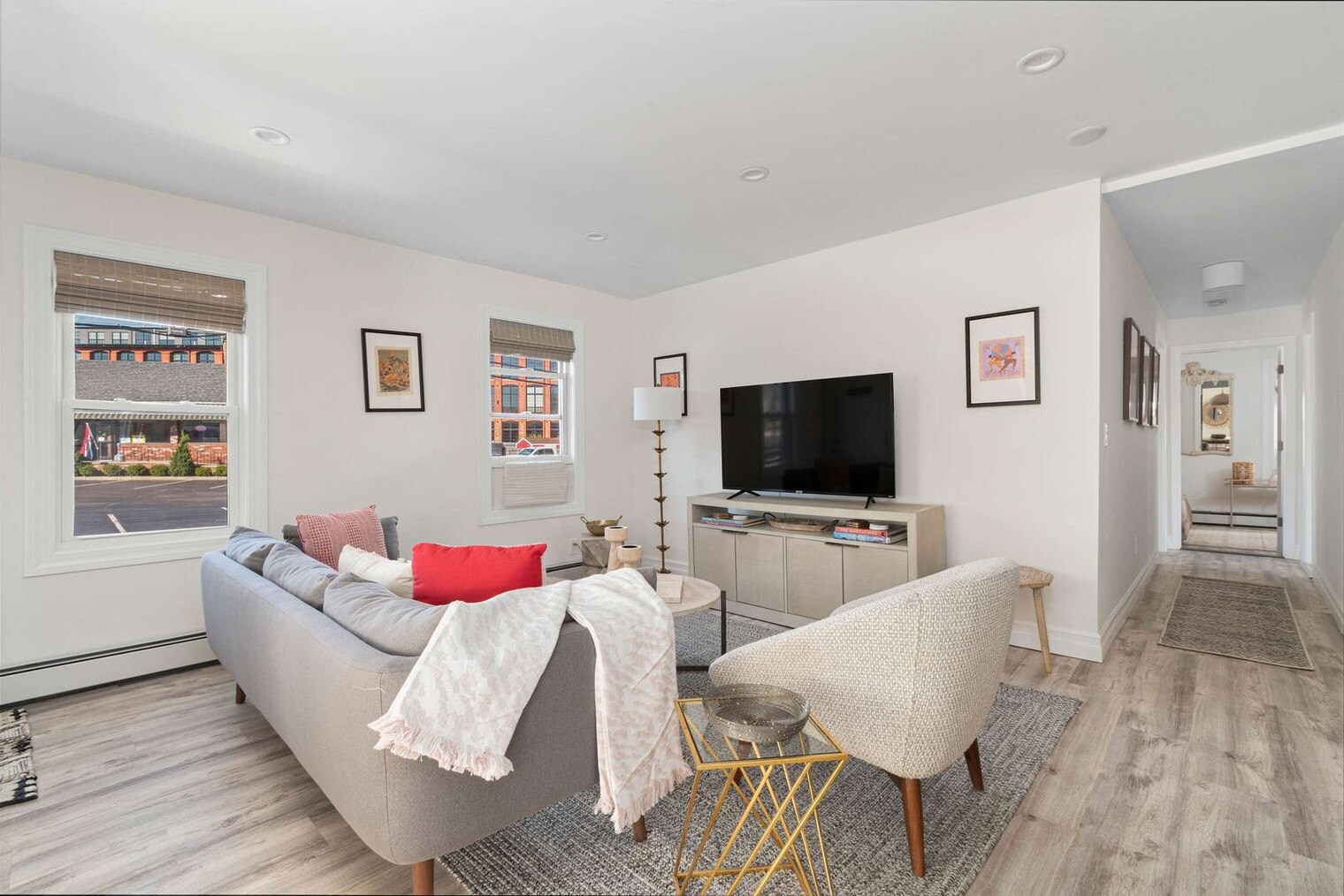 Building Photo - 136 Main St