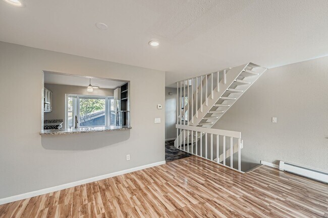 Building Photo - 1608 Secrest St