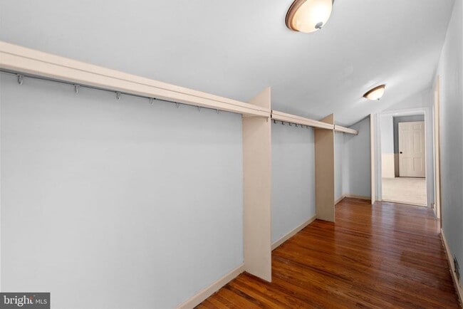Building Photo - 410 Barby Ln