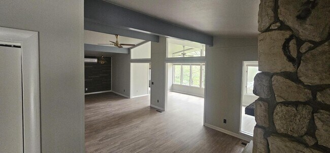 Building Photo - 2 Hope Dr