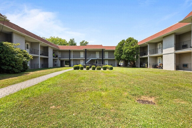 Building Photo - 30 US-9W