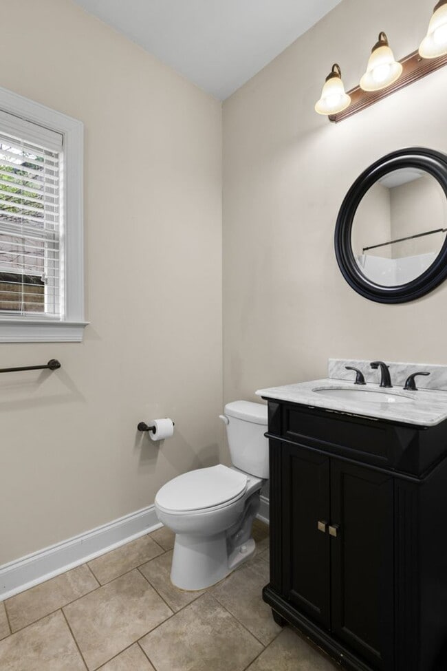 Building Photo - Rosemary Gate Townhome For Rent