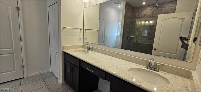 Building Photo - 408 Bahia Grande Ave