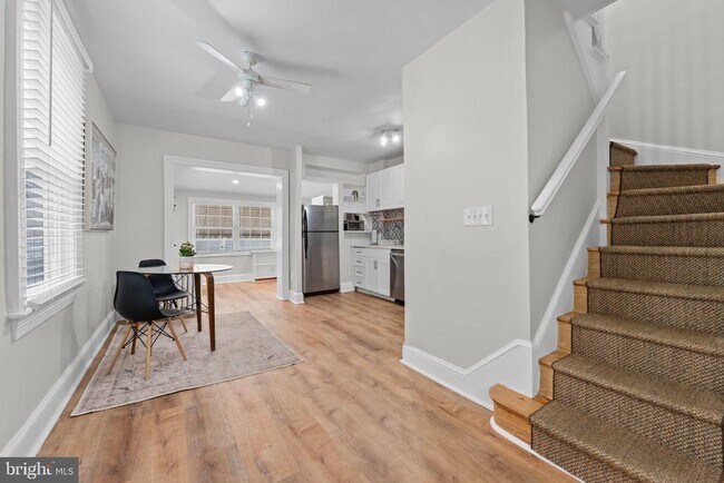 Building Photo - 2339 3rd St NE