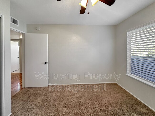 Building Photo - 1201 N Erwin St
