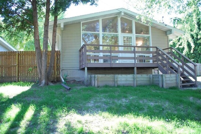 Building Photo - 2830 Hillhaven Ct SE