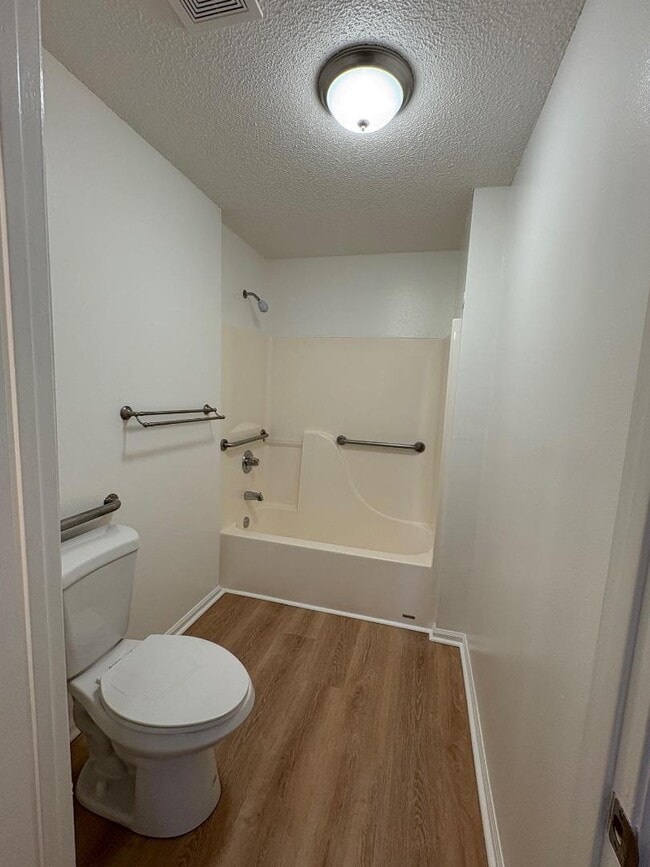 Building Photo - 100 Kazmira Ct