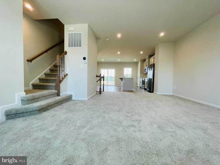 Building Photo - 4550 Chase Ln