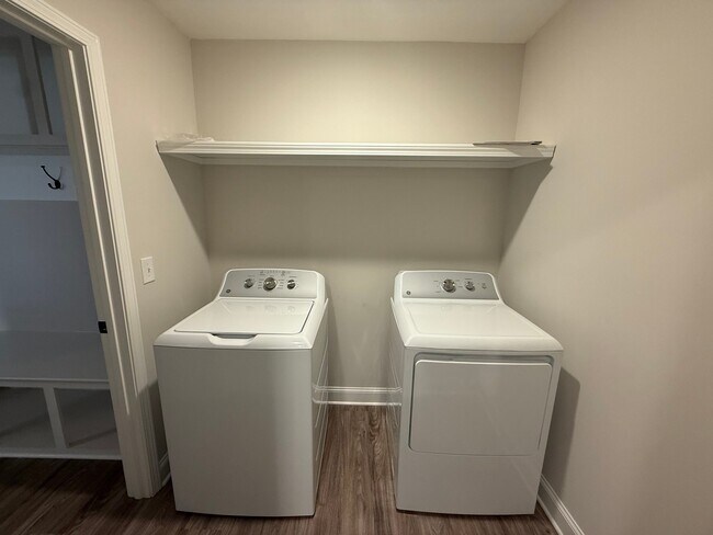 Building Photo - 132 Madisonville Dr