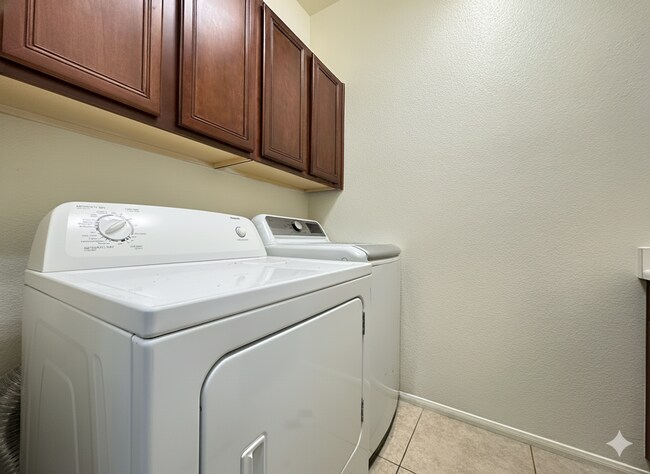 Building Photo - SOLANO AT THE VISTAS