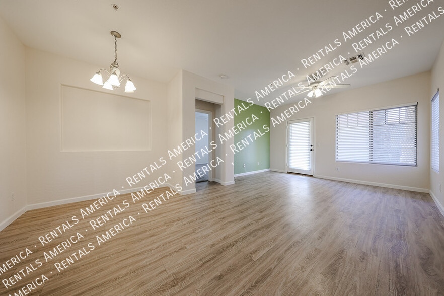 Building Photo - 2831 E Southern Ave