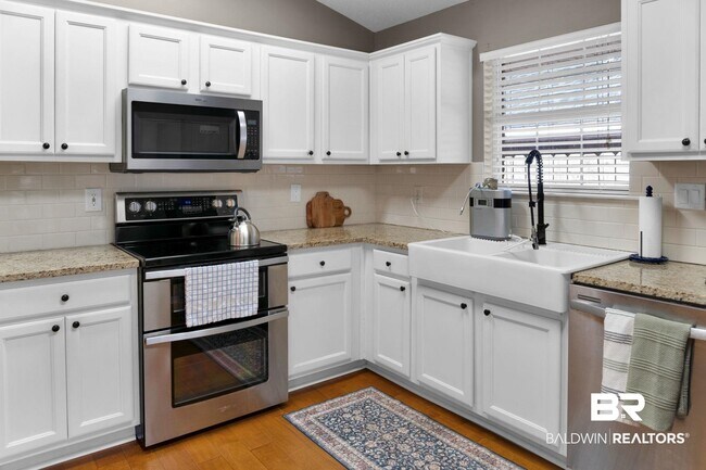 Building Photo - 8254 Magnolia Village Dr N