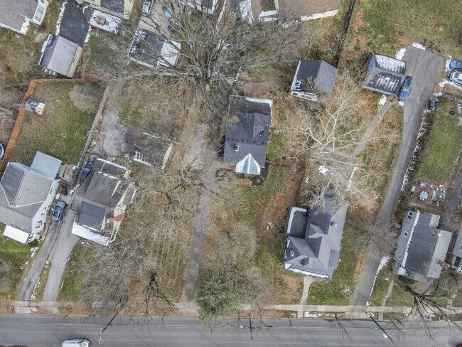 Building Photo - Elegant College Avenue Residence in a Prime Columbus Location