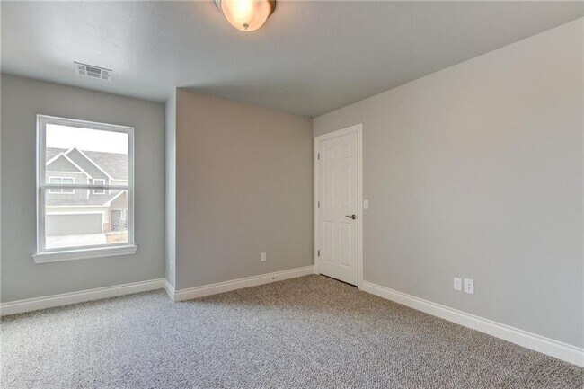 Building Photo - 17617 Hampton Park Dr