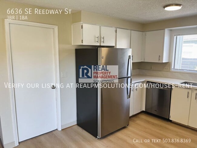 Building Photo - 6636 SE Reedway St