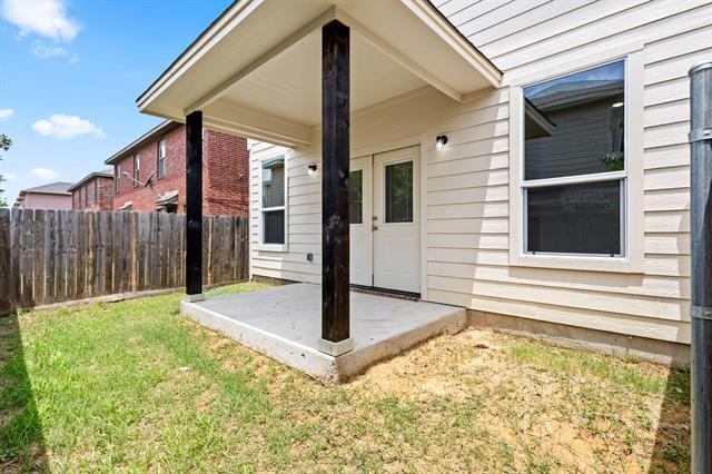 Building Photo - 2310 Bloomfield Dr