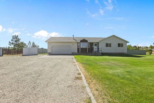 Building Photo - 5 Bed 3 Bath Home in Rigby