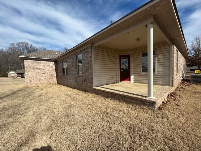 Building Photo - Cabot Rental!