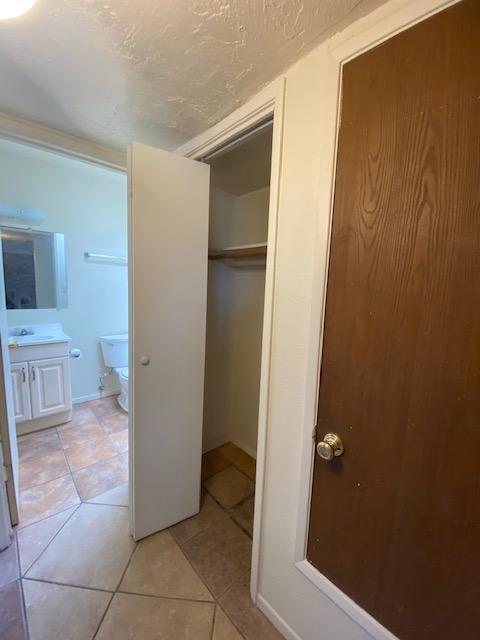 Building Photo - FOR RENT