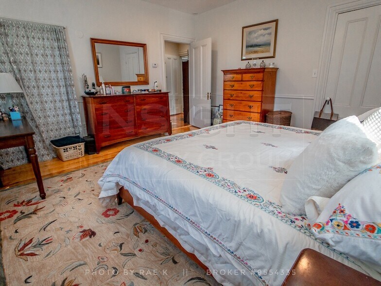 Building Photo - 61 Pond St