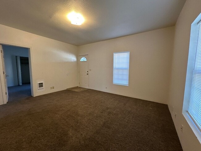 Building Photo - 1545 Crescent Ave
