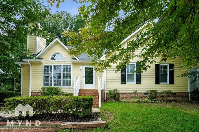 Primary Photo - 821 Penncross Dr