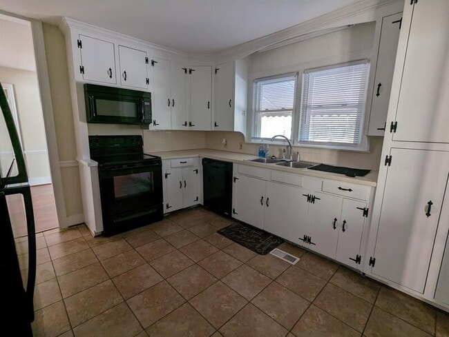 Building Photo - 22665 Timberlake Rd