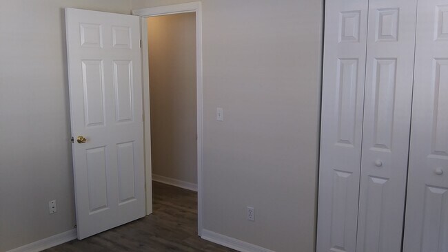 Building Photo - 5168 Taylor Ave