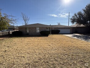 Building Photo - 3 bed 2 bath 2 car garage